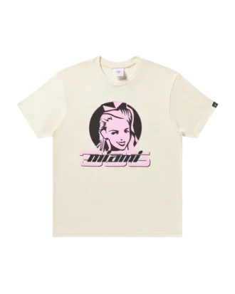 Pink badge-T-shirt
